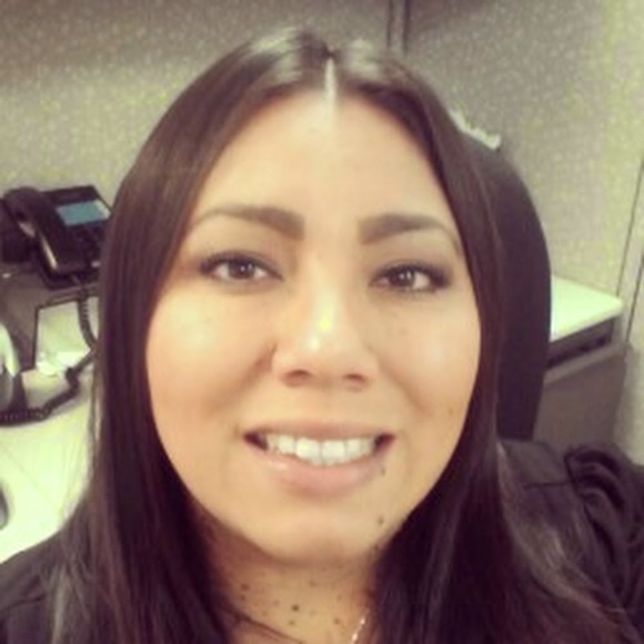 Meet your Posher, Debra - Picture 1 of 1